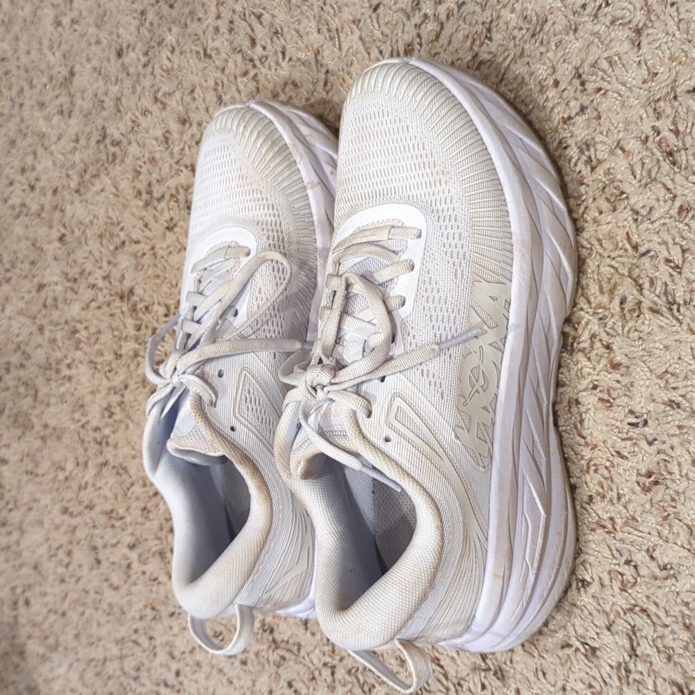 White Hoka Bondi 7
